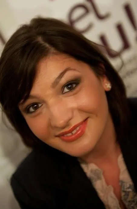 Amina, 27 Jahre — seitensprung in Lage