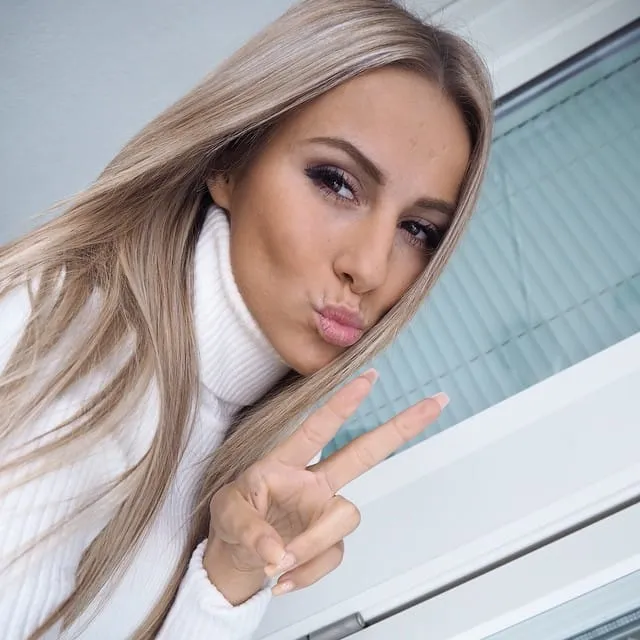 Mia, 22 Jahre — seitensprung in Düsseldorf